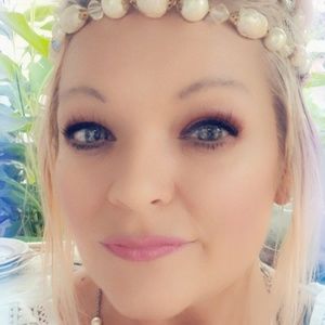 Meet your Posher, Cassandra